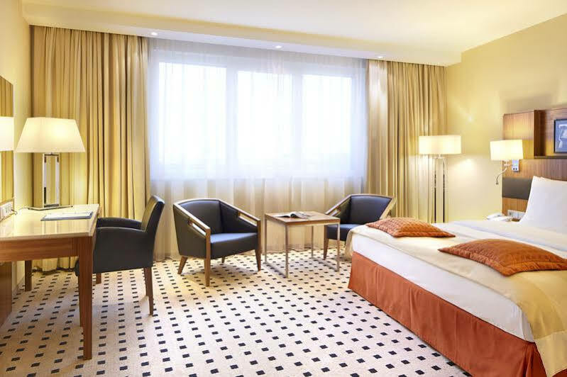 Radisson Blu Hotel, Airport 4*